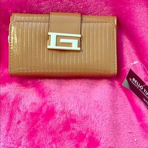 Apricot wallet with gold G clasp